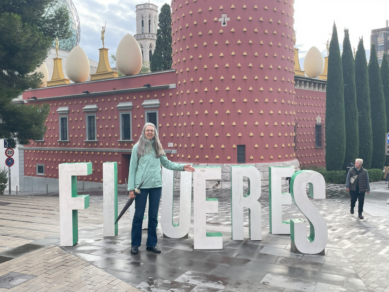 Vor dem Dali-Museum in Figueres
